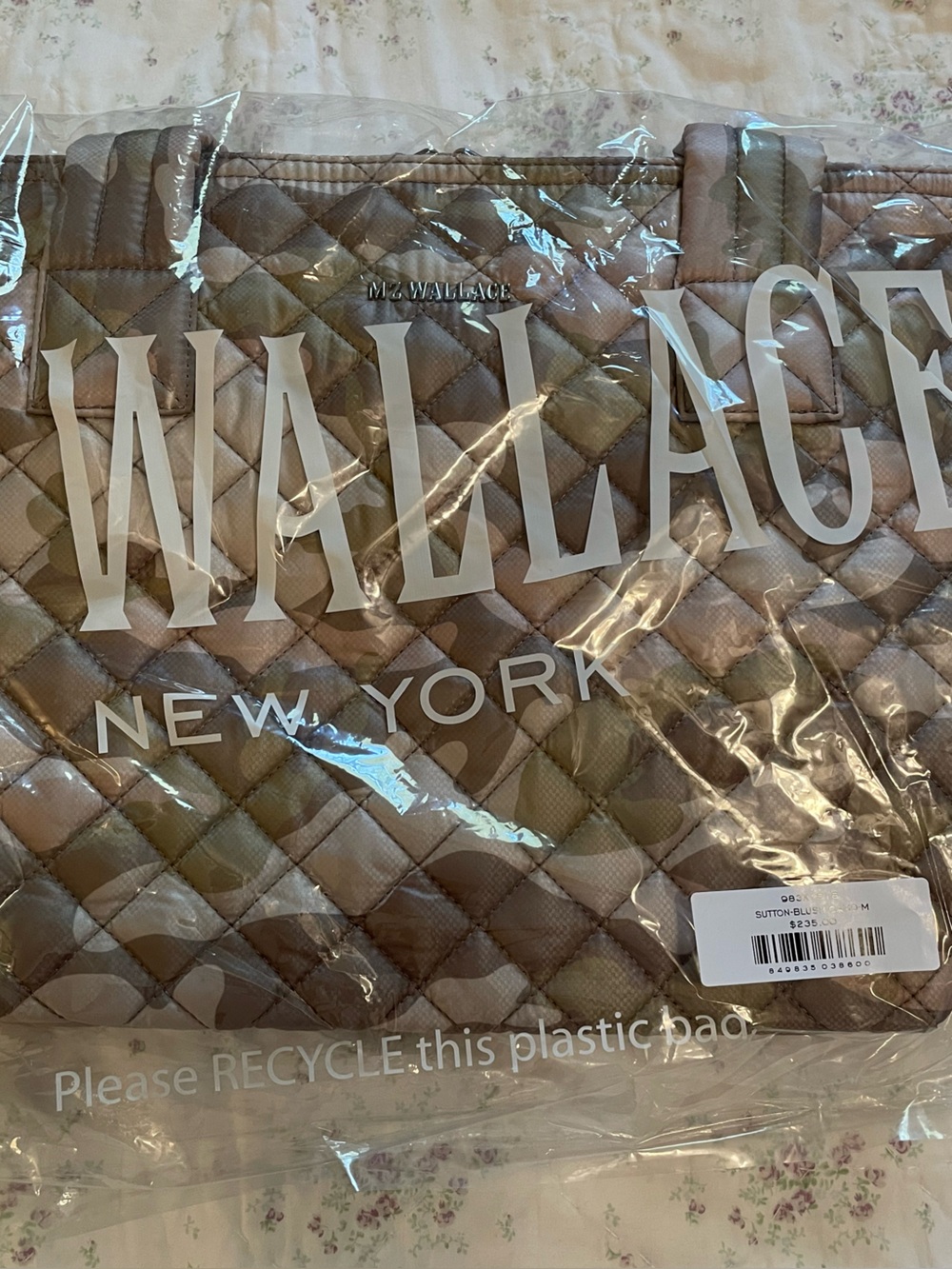 WZ Wallace Sutton color Blush Camo size Medium. NWT! Retail $235